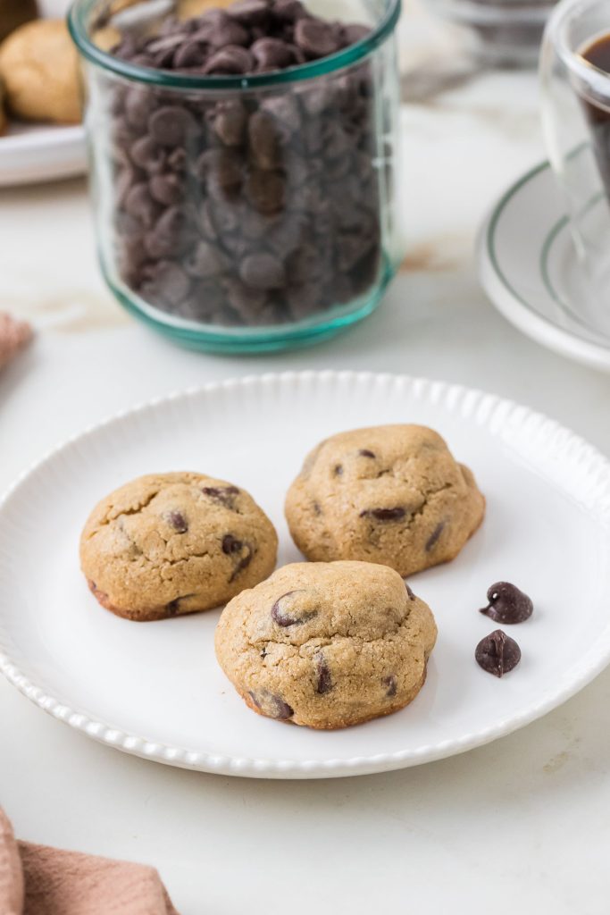 3 barley cookies on the plate