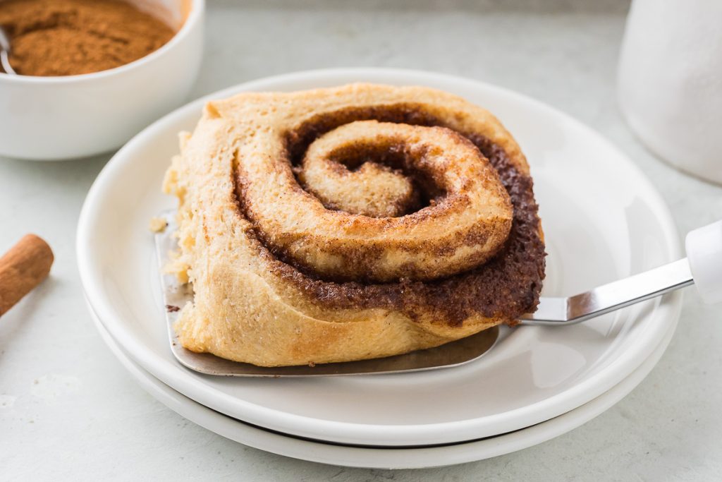 Cinnamon Roll served on the plate 